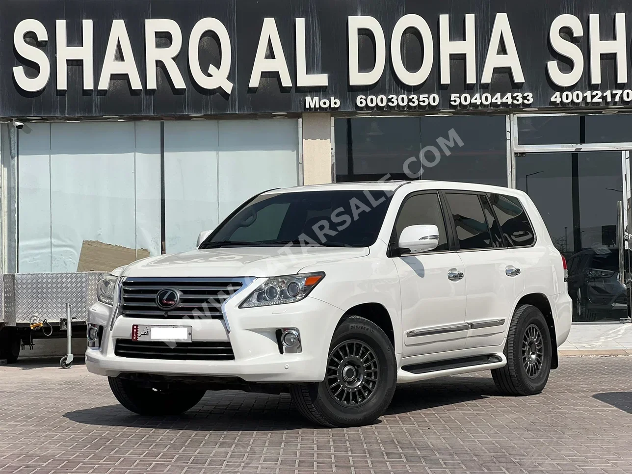 Lexus  LX  570  2012  Automatic  203,000 Km  8 Cylinder  Four Wheel Drive (4WD)  SUV  White