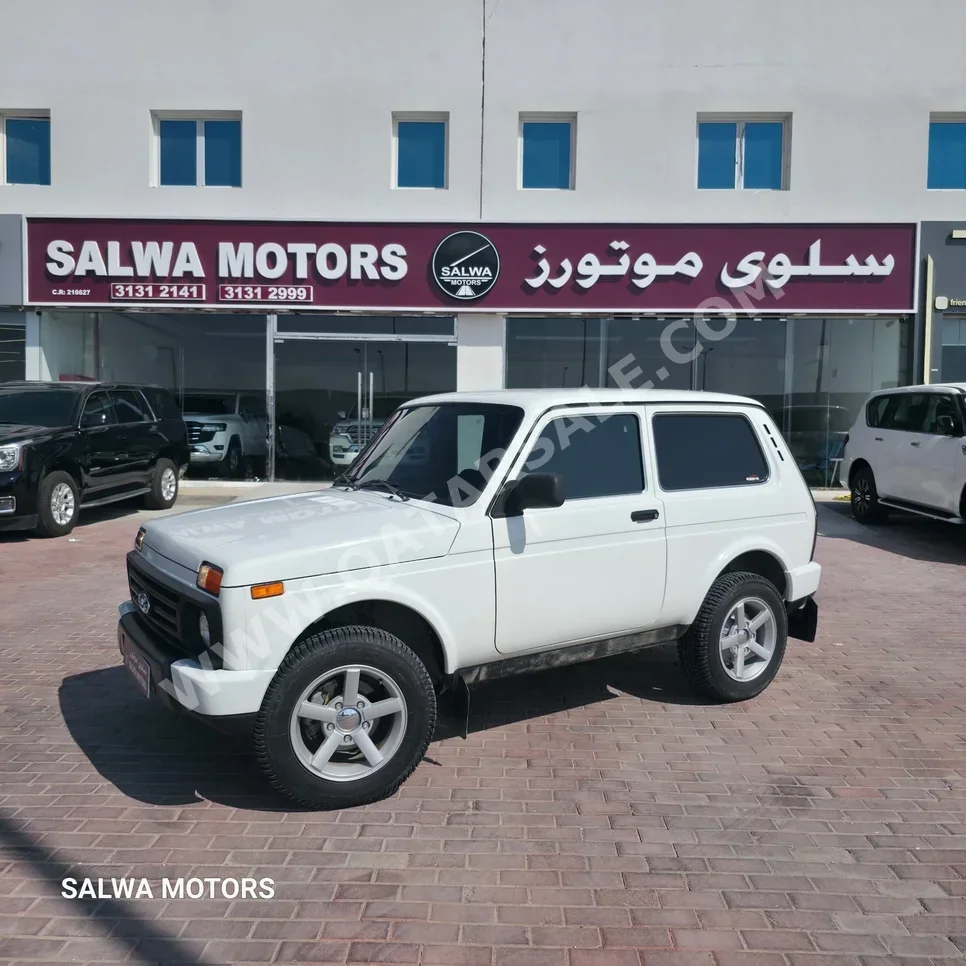 Lada  Niva  2016  Manual  2,300 Km  4 Cylinder  Four Wheel Drive (4WD)  SUV  White