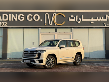 تويوتا  لاند كروزر  جي اكس ار  2025  اوتوماتيك  0 كم  6 سلندر  دفع رباعي  اس يو في  أبيض  تحت الضمان