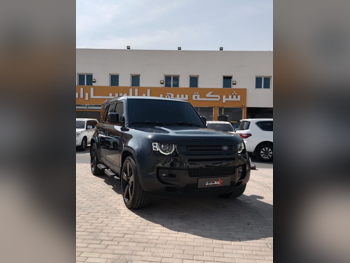 لاند روفر  ديفيندر  110  2024  اوتوماتيك  39,000 كم  6 سلندر  دفع رباعي  اس يو في  أسود  تحت الضمان