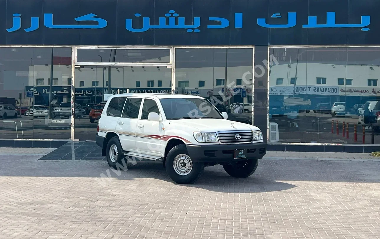 Toyota  Land Cruiser  GX  2003  Manual  41,000 Km  6 Cylinder  Four Wheel Drive (4WD)  SUV  White