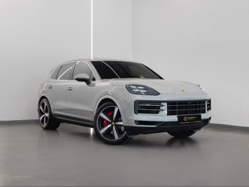 Porsche  Cayenne  S  2024  Automatic  13,500 Km  8 Cylinder  Four Wheel Drive (4WD)  SUV  Gray Nardo