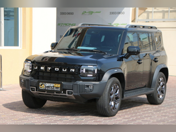 جيتور تي 2 2025 اوتوماتيك 27,000 كم 4 سلندر دفع رباعي اس يو في أسود تحت الضمان