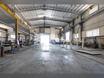 Warehouses & Stores - Al Wakrah - Barkit Al Awamer -Area Size: 4000 Square Meter