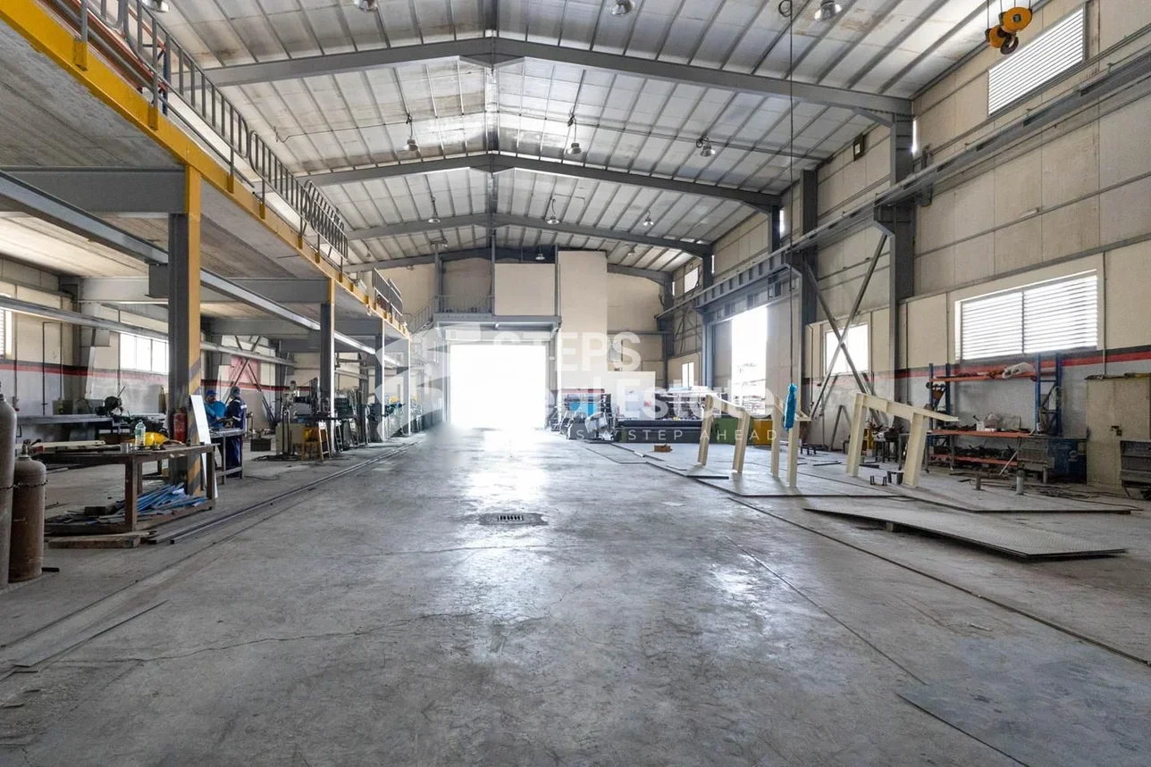 Warehouses & Stores - Al Wakrah  - Barkit Al Awamer  -Area Size: 4000 Square Meter