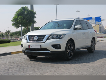 نيسان باثفايندر اس في 2018 اوتوماتيك 109,000 كم 6 سلندر دفع رباعي اس يو في أبيض لؤلؤي