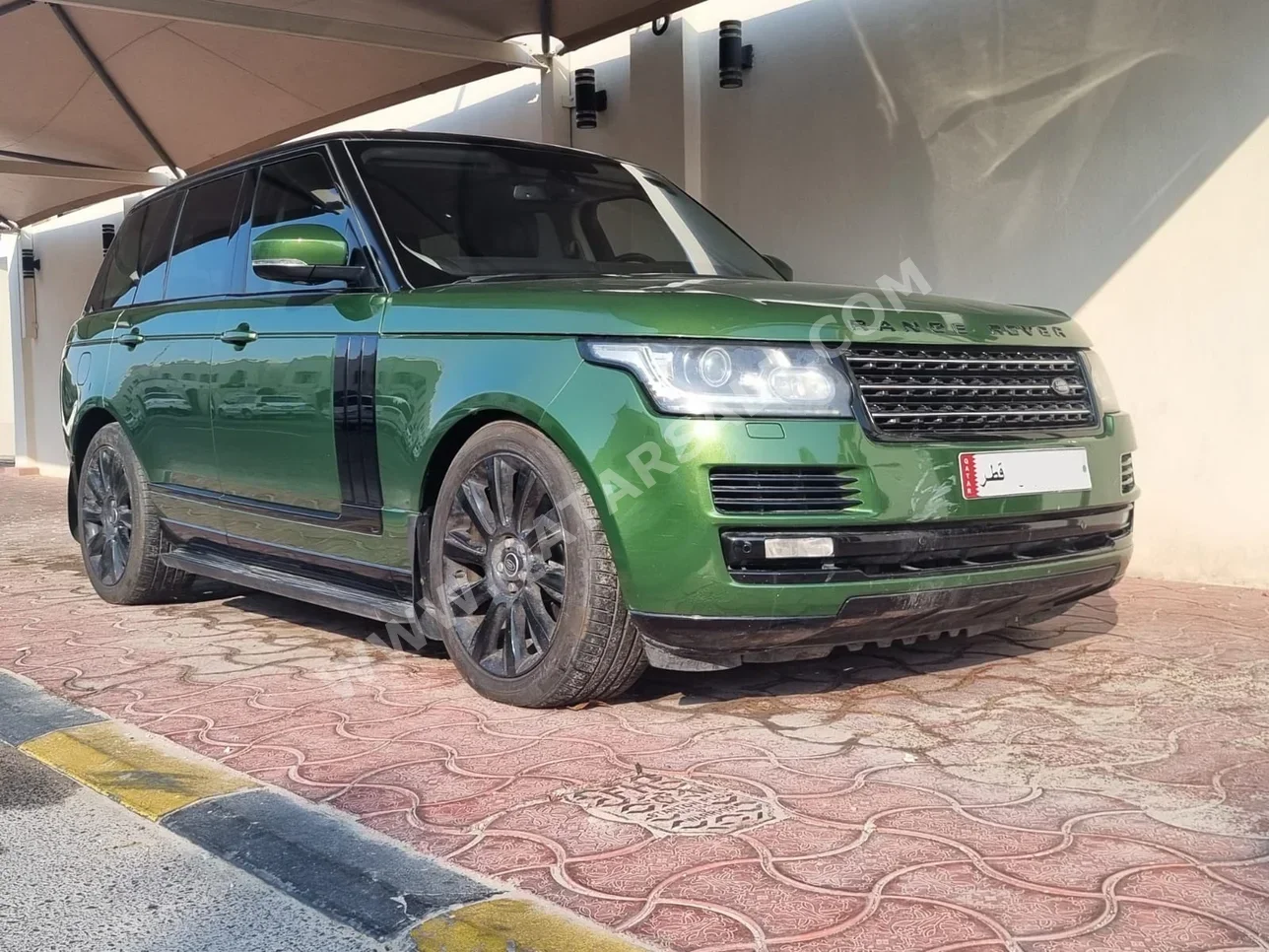 Land Rover Range Rover Vogue 2014 Automatic 161,000 Km 8 Cylinder Four Wheel Drive (4WD) SUV Green
