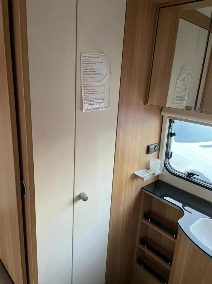 كرفان - ديثليفس - كامبر - 2016 - أبيض -صنع في ألمانيا