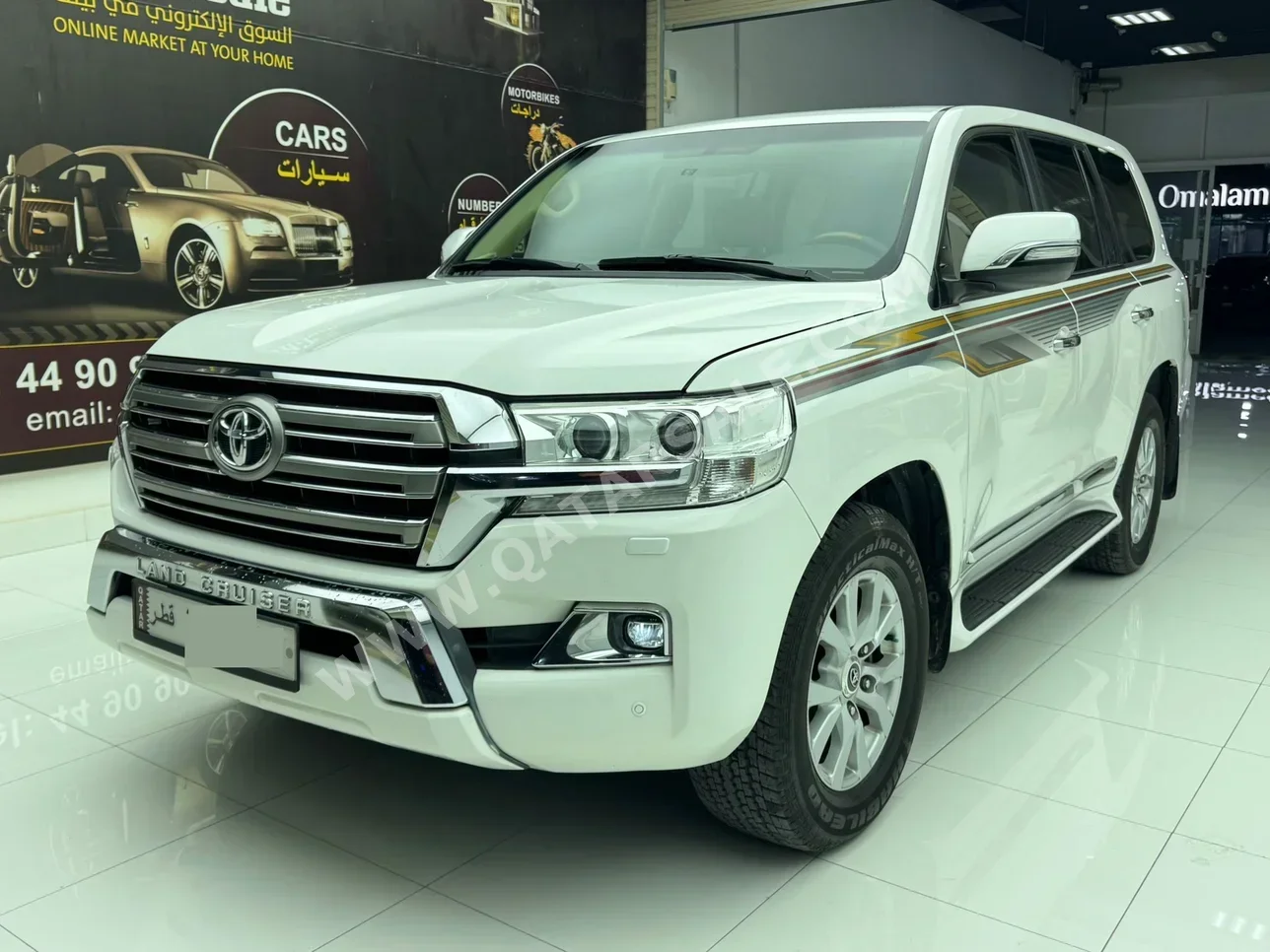 Toyota  Land Cruiser  GXR  2016  Automatic  377,000 Km  8 Cylinder  Four Wheel Drive (4WD)  SUV  White