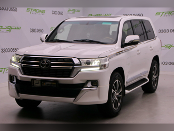 تويوتا لاند كروزر جي اكس 2015 اوتوماتيك 400,000 كم 6 سلندر دفع رباعي اس يو في أبيض