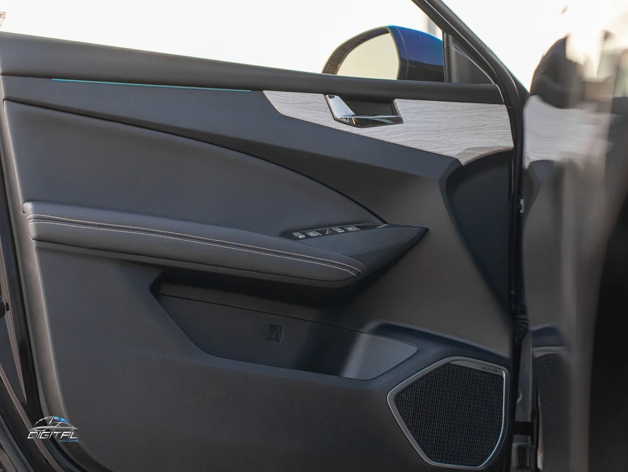 كايي  اكس7  2025  اوتوماتيك  5,500 كم  4 سلندر  دفع كلي مستمر  اس يو في  أسود