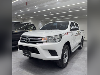 Toyota  Hilux  2025  Automatic  50,000 Km  4 Cylinder  Four Wheel Drive (4WD)  Pick Up  White  With Warranty