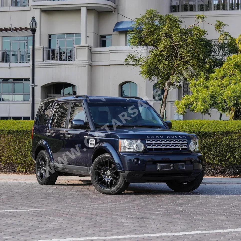 Land Rover Discovery Sport SE 2015 Automatic 148,000 Km 6 Cylinder All Wheel Drive (AWD) Classic Blue With Warranty