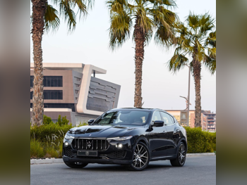 Maserati  Levante  Q4  2017  Automatic  73,000 Km  6 Cylinder  All Wheel Drive (AWD)  SUV  Black