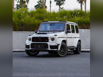 مرسيدس - بنز  جي - كلاس  63 برابس  2025  اوتوماتيك  0 كم  8 سلندر  دفع كلي مستمر  اس يو في  أبيض  تحت الضمان