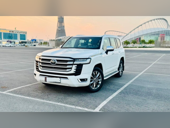 Toyota  Land Cruiser  VXR Twin Turbo  2022  Automatic  177,000 Km  6 Cylinder  Four Wheel Drive (4WD)  SUV  White