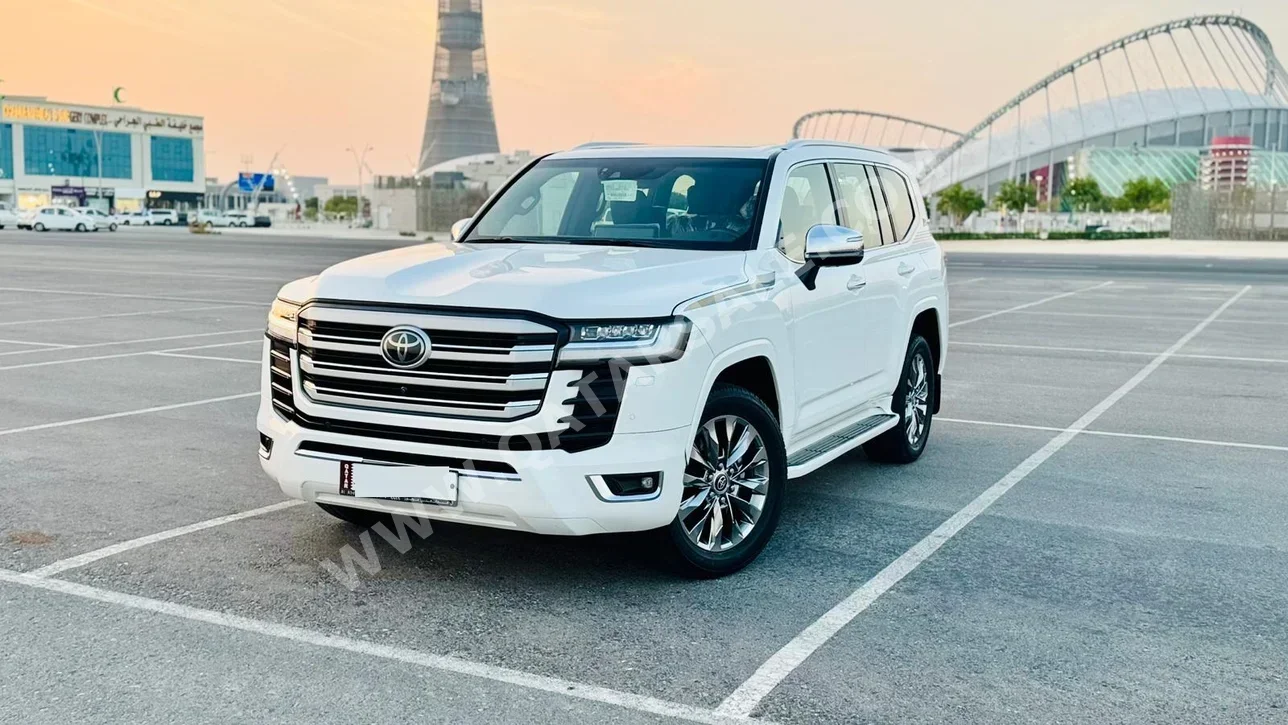 تويوتا لاند كروزر في اكس ار توين توربو 2022 اوتوماتيك 177,000 كم 6 سلندر دفع رباعي اس يو في أبيض
