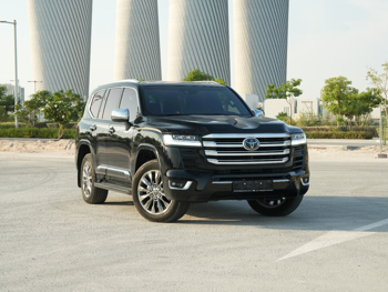 Toyota  Land Cruiser  VXR Twin Turbo  2023  Automatic  25,000 Km  6 Cylinder  Four Wheel Drive (4WD)  SUV  Black  With Warranty
