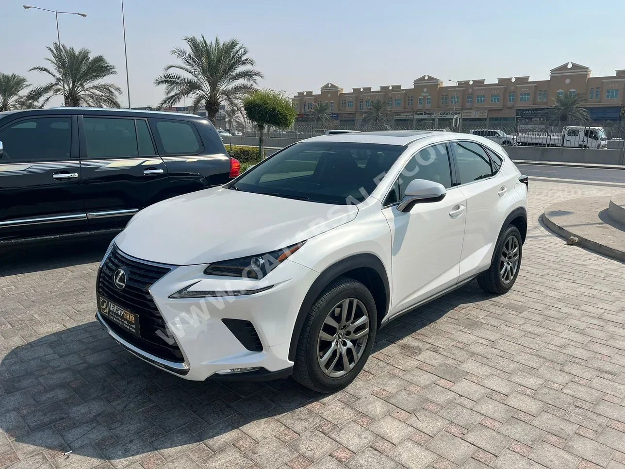 لكزس ان اكس 300 2019 اوتوماتيك 90,000 كم 4 سلندر دفع رباعي اس يو في أبيض