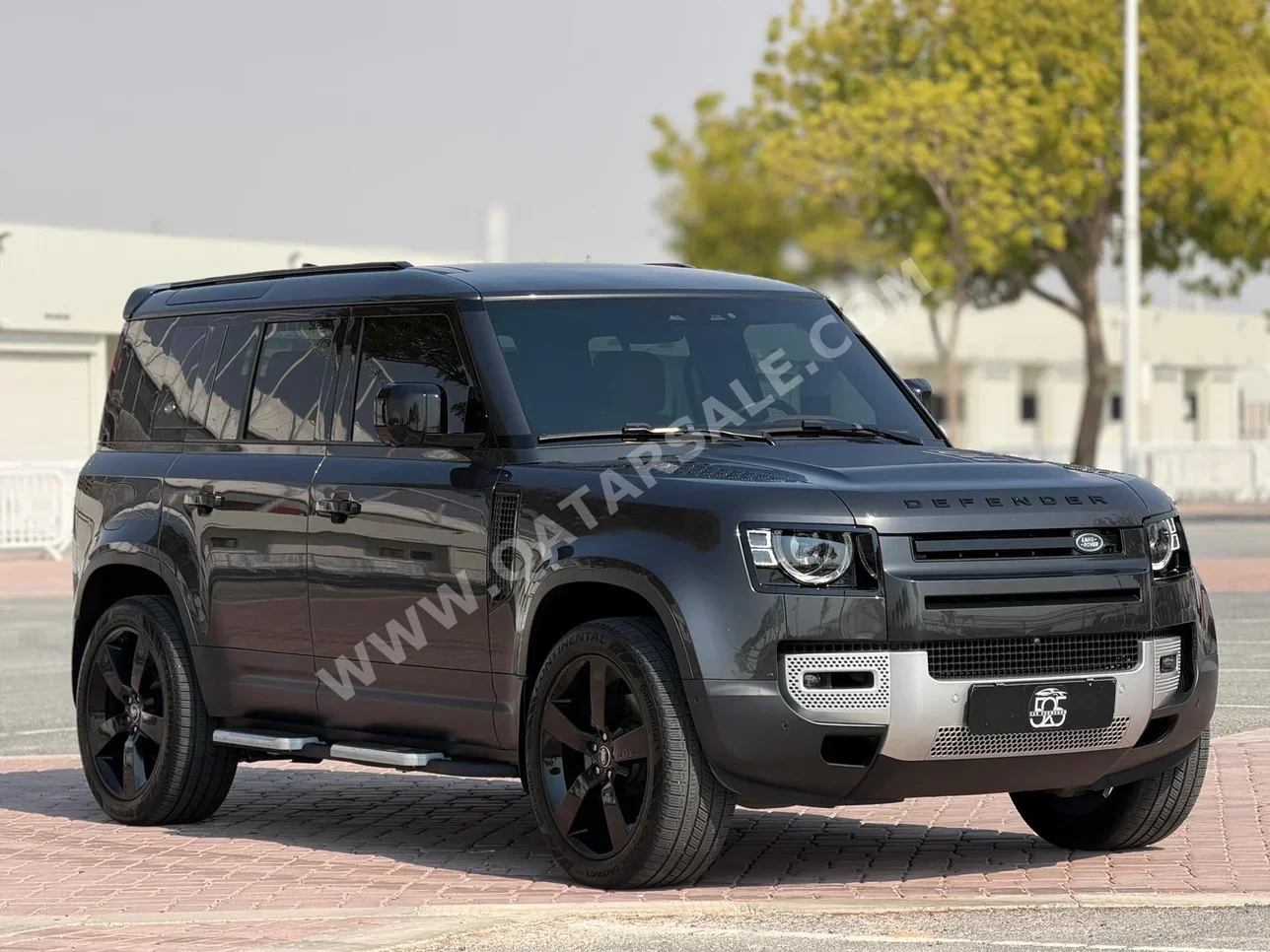 لاند روفر  ديفيندر  110 اتش اس اي  2023  اوتوماتيك  42,000 كم  6 سلندر  دفع رباعي  اس يو في  رمادي  تحت الضمان