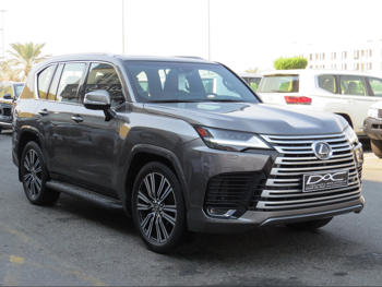 Lexus  LX  600 Luxury  2024  Automatic  46,000 Km  6 Cylinder  Four Wheel Drive (4WD)  SUV  Gray  With Warranty