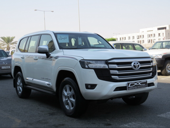 Toyota  Land Cruiser  GXR  2023  Automatic  77,000 Km  6 Cylinder  Four Wheel Drive (4WD)  SUV  White