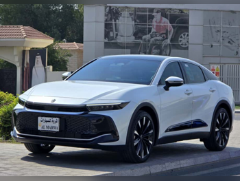 تويوتا  كراون  2023  اوتوماتيك  1,500 كم  4 سلندر  سحب امامي  سيدان  أبيض  تحت الضمان