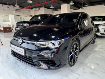 فوكس واغن  غولف  R  2023  اوتوماتيك  21,000 كم  4 سلندر  دفع خلفي  هاتشباك  أسود  تحت الضمان