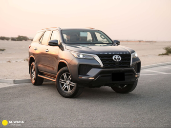 Toyota  Fortuner  2024  Automatic  19,600 Km  4 Cylinder  Four Wheel Drive (4WD)  SUV  Gray  With Warranty