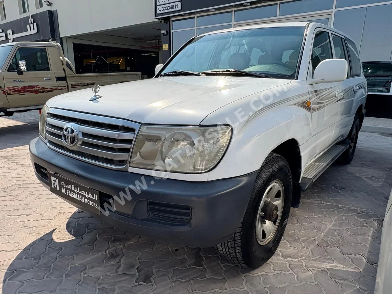 تويوتا  لاند كروزر  جي  2003  عادي  169,000 كم  6 سلندر  دفع رباعي  اس يو في  أبيض