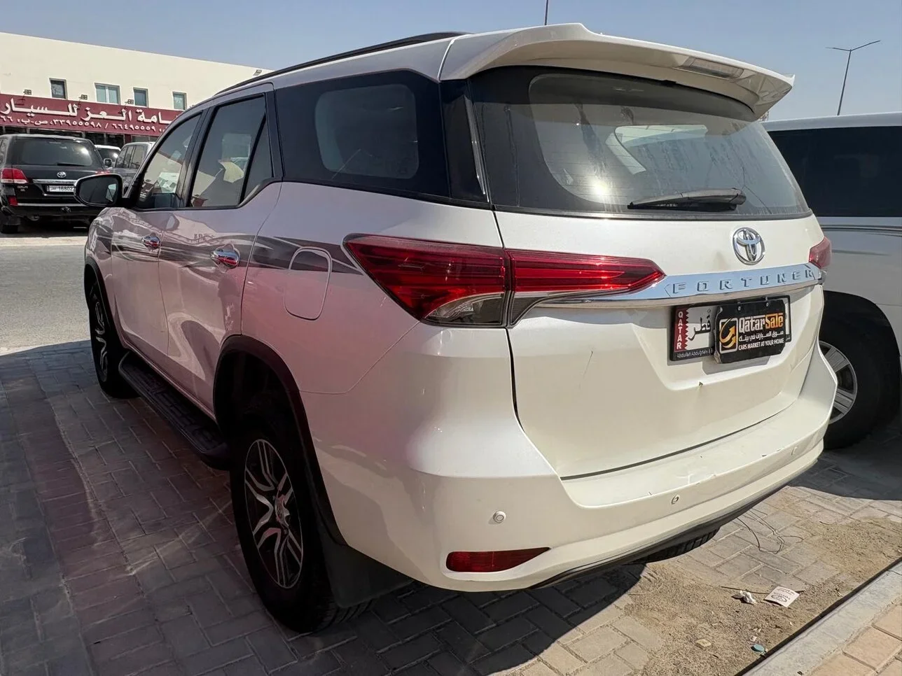 Toyota  Fortuner  2018  Automatic  220,000 Km  4 Cylinder  Four Wheel Drive (4WD)  SUV  White