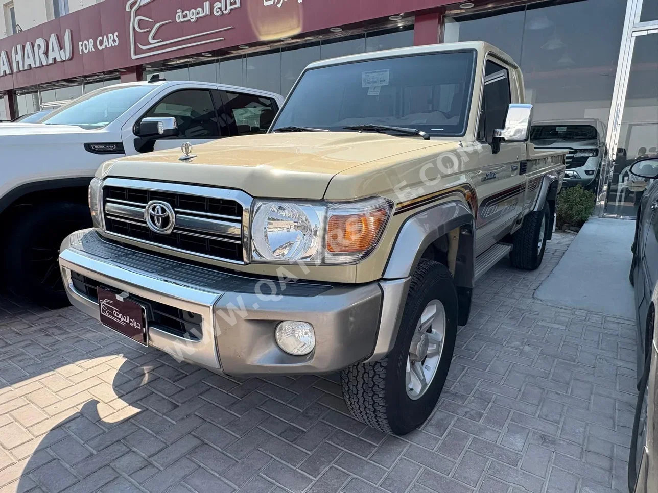 تويوتا لاند كروزر ال اكس 2022 عادي 82,000 كم 6 سلندر دفع رباعي بيكب بيج