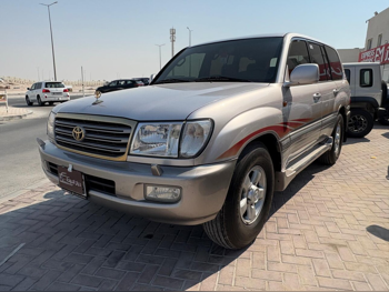 Toyota  Land Cruiser  GXR  2004  Automatic  30,000 Km  6 Cylinder  Four Wheel Drive (4WD)  SUV  Silver