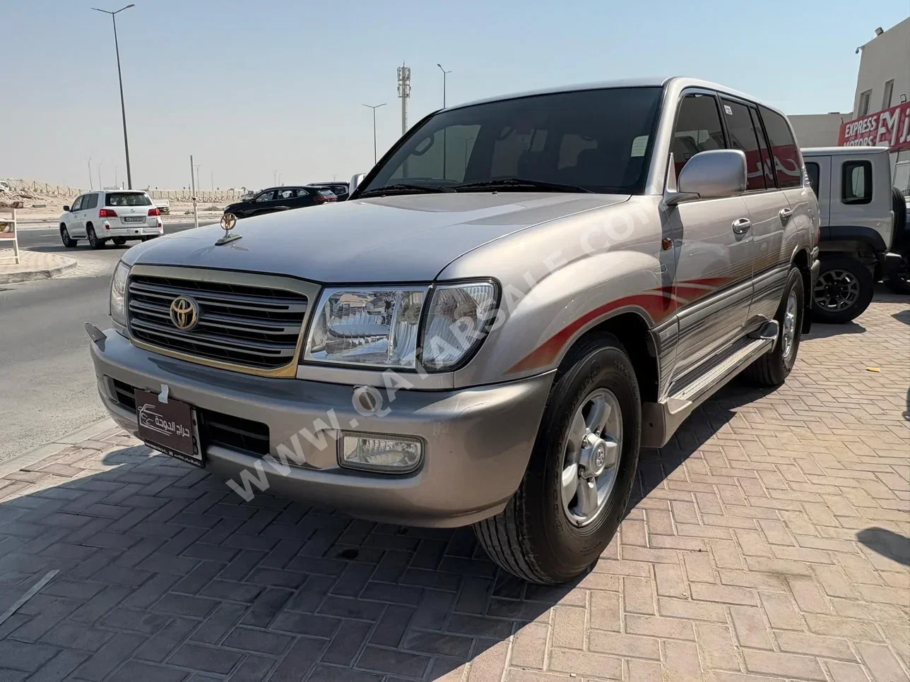 تويوتا لاند كروزر جي اكس ار 2004 اوتوماتيك 30,000 كم 6 سلندر دفع رباعي اس يو في فضي