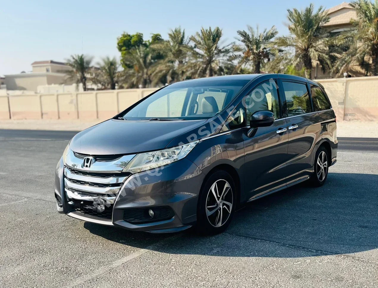 هوندا  أوديسي  تورنج  2016  اوتوماتيك  188,000 كم  6 سلندر  سحب امامي  فان \ باص  رمادي
