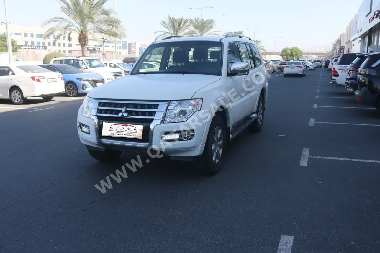 ميتسوبيشي  باجيرو  GLS  2020  اوتوماتيك  105,000 كم  6 سلندر  دفع رباعي  اس يو في  أبيض