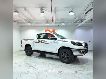 Toyota  Hilux  2025  Automatic  0 Km  4 Cylinder  Four Wheel Drive (4WD)  Pick Up  White  With Warranty