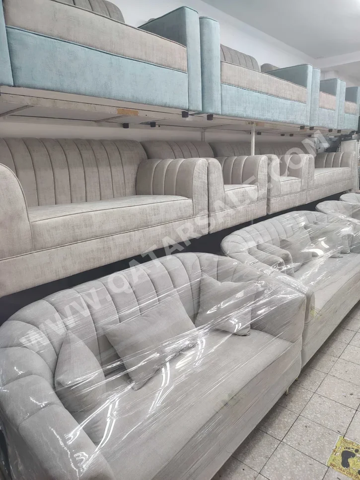 الأرائك والكنب والكراسي لايف ستايل  طقم كنب  - قماش  - اللون البيج