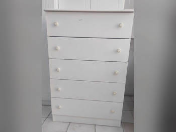 وحدات الأدراج أبيض