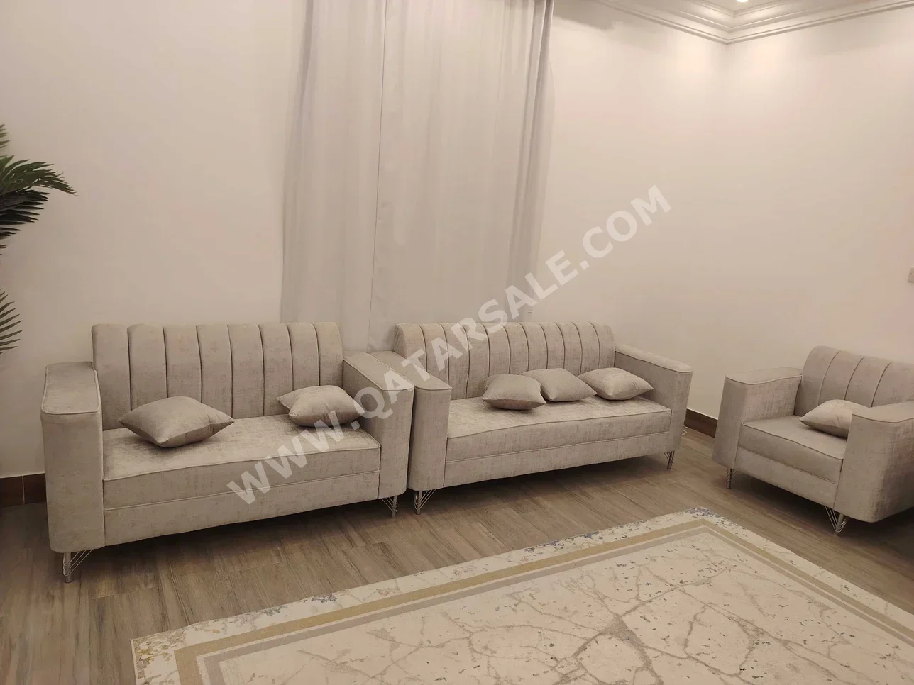 الأرائك والكنب والكراسي لايف ستايل  طقم كنب  - قماش  - اللون البيج