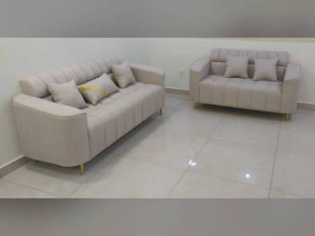 الأرائك والكنب والكراسي لايف ستايل  طقم كنب  - قماش  - اللون البيج
