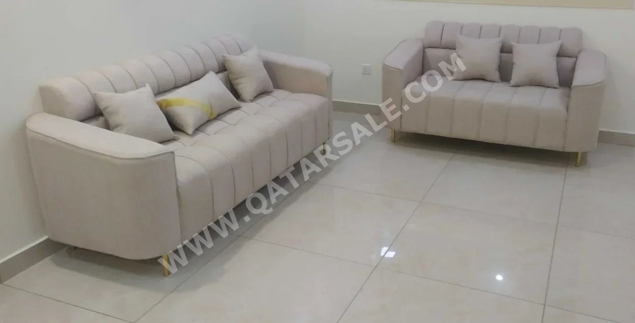 الأرائك والكنب والكراسي لايف ستايل  طقم كنب  - قماش  - اللون البيج