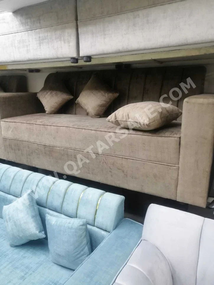 الأرائك والكنب والكراسي لايف ستايل  طقم كنب  - قماش  - بني