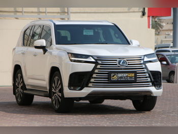 Lexus  LX  600 Luxury  2024  Automatic  28,000 Km  6 Cylinder  Four Wheel Drive (4WD)  SUV  Pearl  With Warranty