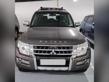 ميتسوبيشي  باجيرو  3.8  2016  اوتوماتيك  196,000 كم  6 سلندر  دفع رباعي  اس يو في  رمادي