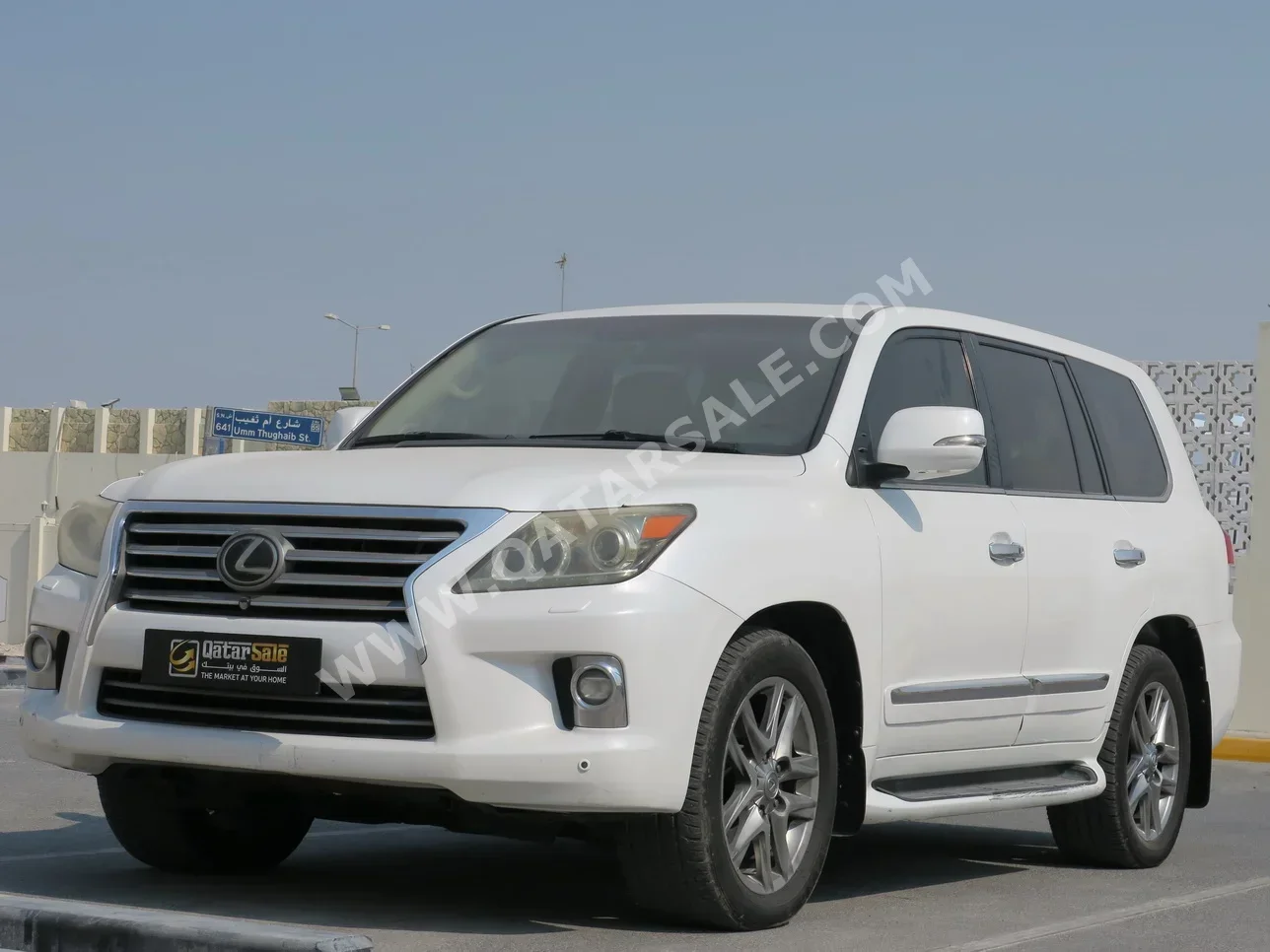 لكزس ال اكس 570 2014 اوتوماتيك 403,000 كم 8 سلندر دفع رباعي اس يو في أبيض