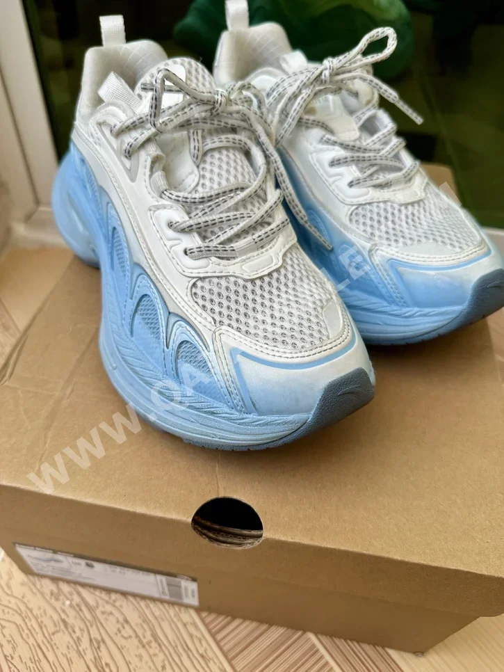 أحذية أنتا  أبيض مقاس 36  قطر  نسائي