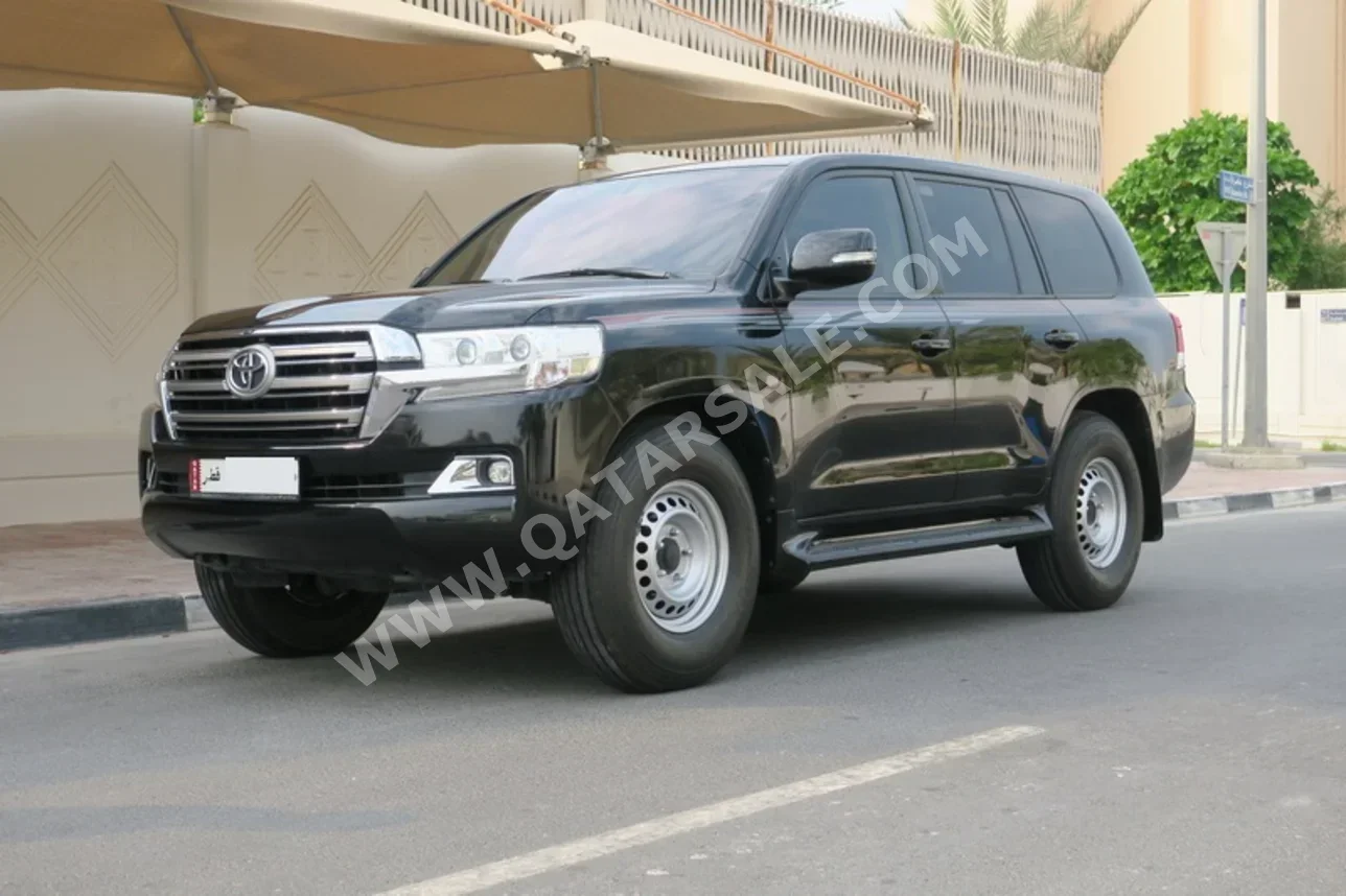 تويوتا لاند كروزر جي اكس ار 2020 اوتوماتيك 90,000 كم 6 سلندر دفع رباعي اس يو في أسود