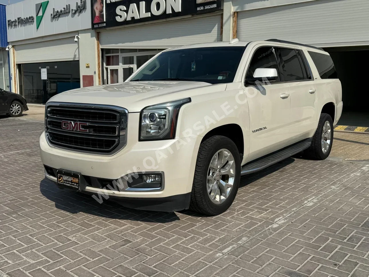 GMC Yukon XL 2015 Automatic 299,000 Km 8 Cylinder Four Wheel Drive (4WD) SUV White
