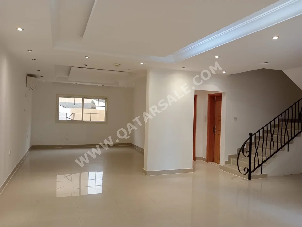 مُجَمَّع  - نصف مفروشة  - الريان  - الوعب  - 3 غرف نوم